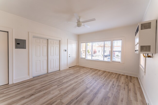 811 Chestnut Ave in Long Beach, CA - Building Photo - Interior Photo