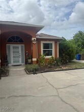 2806 5th St W in Lehigh Acres, FL - Building Photo - Building Photo
