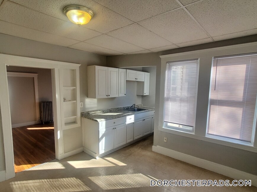 79 Rosseter St-Unit -4 in Boston, MA - Building Photo