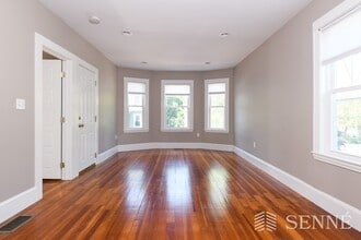 254 Upland Rd, Unit 1 in Cambridge, MA - Building Photo - Building Photo