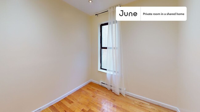 Private bedroom in 6 bed/3 bath Home in New York, NY - Building Photo - Building Photo