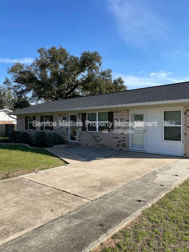 5057 Pennington Ln in Milton, FL - Building Photo - Building Photo