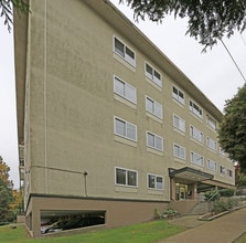 Redwood Manor in New Westminster, BC - Building Photo - Building Photo