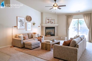 Gorgeous 3-bedrooms, 2-baths single level home in Prescott Valley! in Prescott Valley, AZ - Building Photo