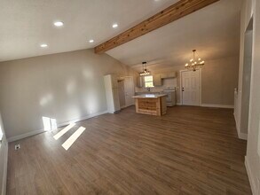 2640 N Gentry Ave in Wichita, KS - Building Photo - Building Photo