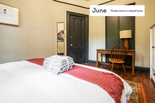 Room in Shared 4 bed/1 bath home in New York, NY - Building Photo