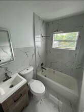 2726 NW 4th Ct in Pompano Beach, FL - Building Photo - Building Photo