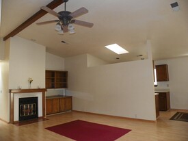 10705 Griffith Park Dr NE in Albuquerque, NM - Building Photo - Building Photo