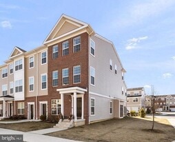 327 Kramer Ct in Florence, NJ - Building Photo