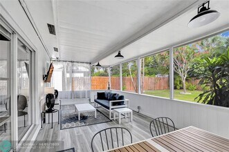 1559 NE 38th St in Oakland Park, FL - Building Photo - Building Photo