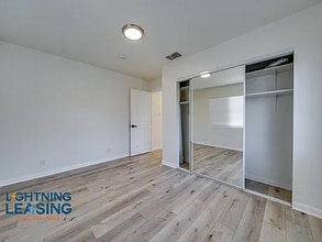 2134 Cloverdale Ave in Los Angeles, CA - Foto de edificio - Building Photo