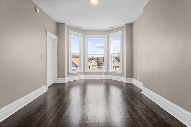 9710 S Avenue L, Unit 3