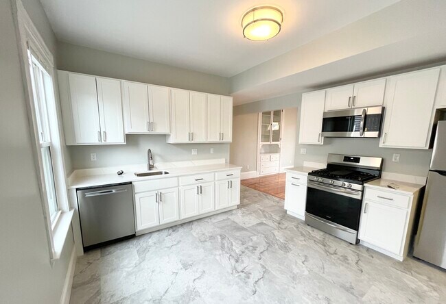 159 Boston St, Unit 2 in Boston, MA - Building Photo - Building Photo