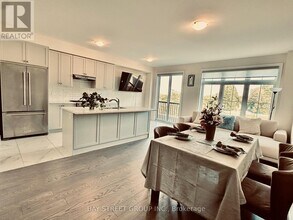 32 Hercules Clb Dr in Richmond Hill, ON - Building Photo - Building Photo