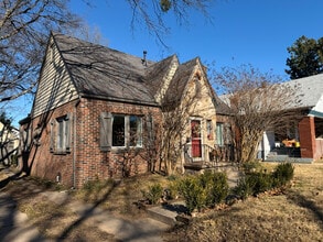 2023 E 14th Pl in Tulsa, OK - Foto de edificio - Building Photo