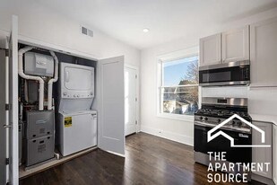 3751 W School St in Chicago, IL - Building Photo