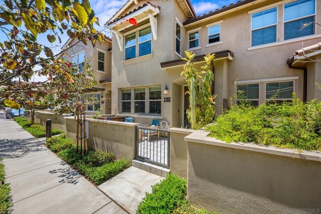 property at 1194 Delpy View Point