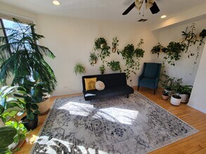 3338 N Hamilton Ave in Chicago, IL - Building Photo - Building Photo
