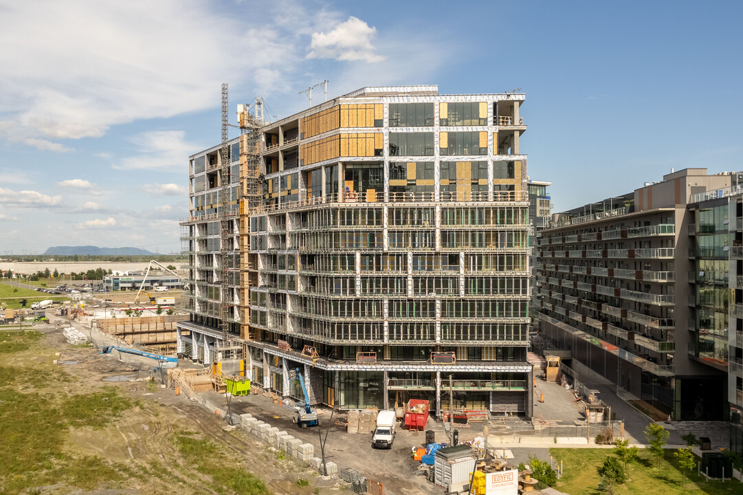 Eolia Apartments in Brossard, QC - Building Photo