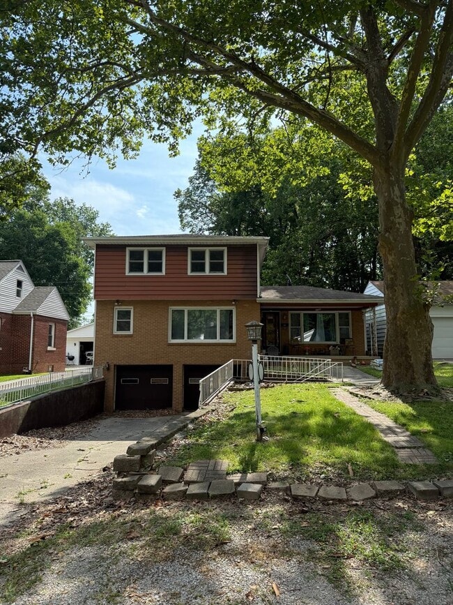 property at 2724 S Park Ave