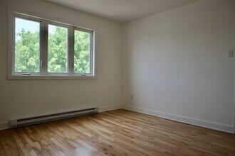 795 Rouillier Rue in La Prairie, QC - Building Photo - Building Photo