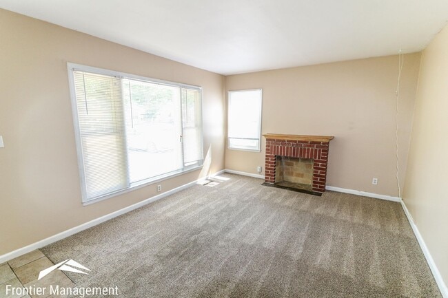 1125 Pomeroy St in Manhattan, KS - Building Photo - Building Photo