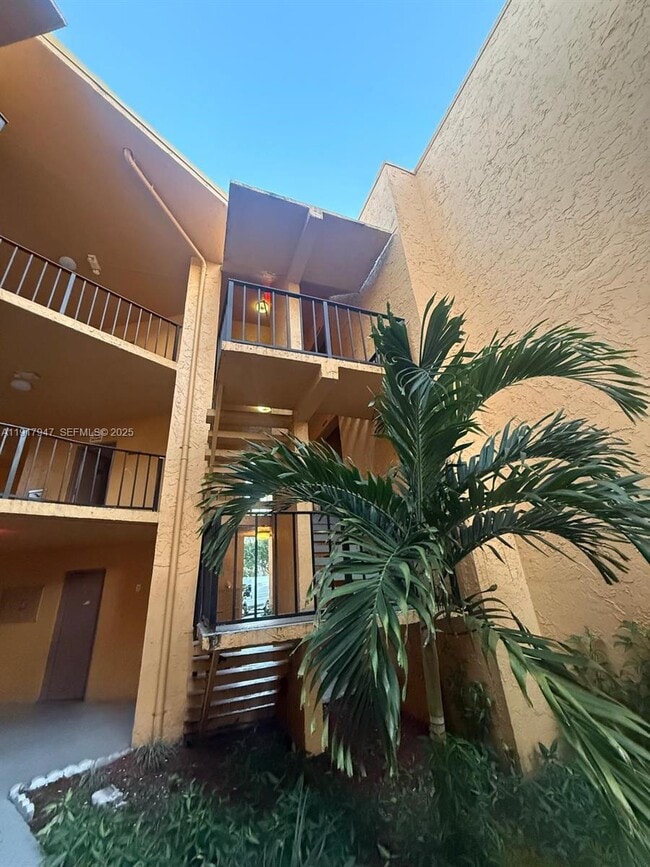 4304 NW 9th Ave in Pompano Beach, FL - Building Photo - Building Photo