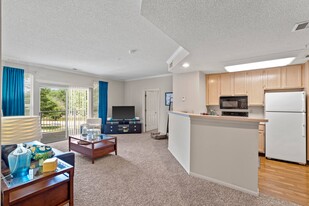 The Claremont Apartment Homes in Overland Park, KS - Building Photo