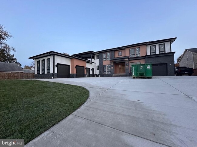 property at 2113 Chain Bridge Rd