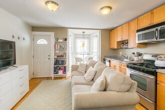 9 Auburn Ave in Somerville, MA - Building Photo - Building Photo