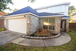 16928 Scenic Knoll in Conroe, TX - Building Photo
