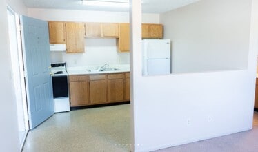 Riverside Apartments in Terre Haute, IN - Building Photo - Building Photo