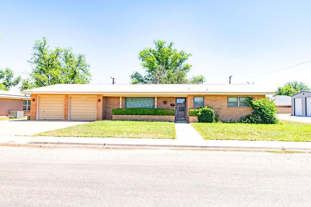 1006 S Franklin Ave in Monahans, TX - Building Photo