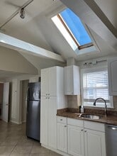 29 Locust St, Unit 2 in Lynn, MA - Foto de edificio - Building Photo