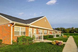 Clough Commons Senior Living in Waverly, OH - Building Photo - Building Photo