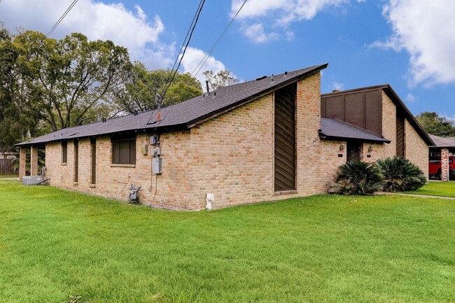 property at 2503 Washington St