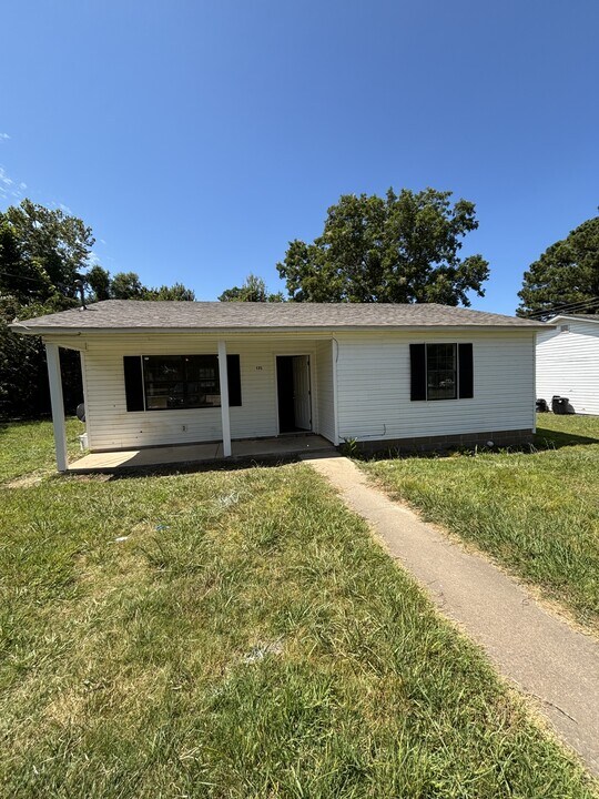 485 Dixon Ave in Brownsville, TN - Building Photo