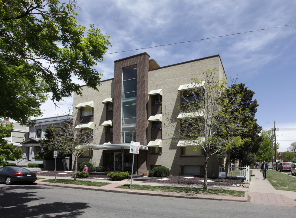 Skylark Apartments in Denver, CO - Foto de edificio