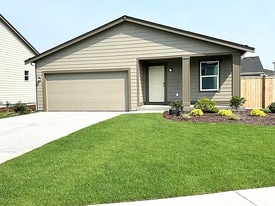 14025 198th St E in Graham, WA - Building Photo