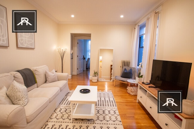 1340 Commonwealth Ave, Unit 21 in Boston, MA - Building Photo - Building Photo