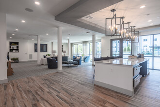 Broadstone Baybrook in Webster, TX - Building Photo - Interior Photo