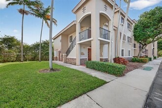 22901 SW 88th Pl in Cutler Bay, FL - Foto de edificio - Building Photo