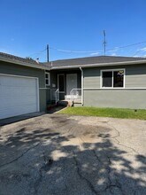 18033 Glenburn Ave in Torrance, CA - Foto de edificio - Building Photo