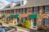 Indian Rock Townhouse Condominiums in Hudson, MA - Foto de edificio - Building Photo