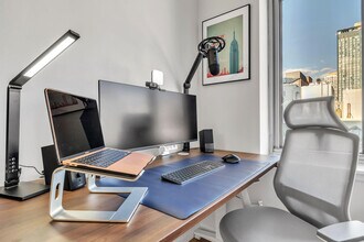 120 W 21st St in New York, NY - Foto de edificio - Building Photo