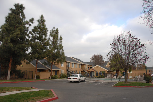 Westmarc Apartments in Fresno, CA - Building Photo - Building Photo