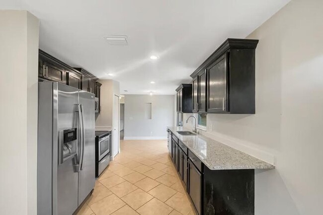2361 Howland Blvd in Deltona, FL - Building Photo - Building Photo