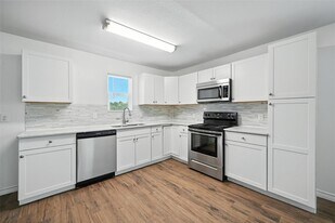 1206 TX-78 BUS in Blue Ridge, TX - Building Photo