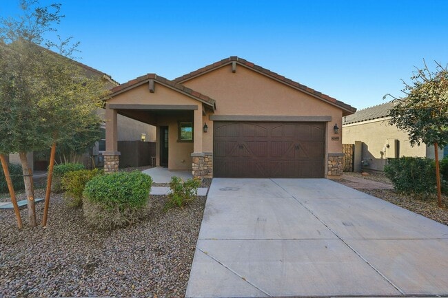 property at 40499 W Sunland Dr