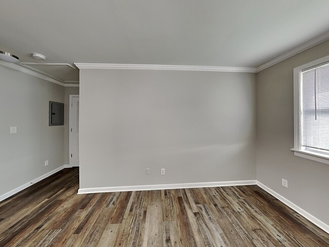 7745 Madrid Ave in Birmingham, AL - Foto de edificio - Building Photo